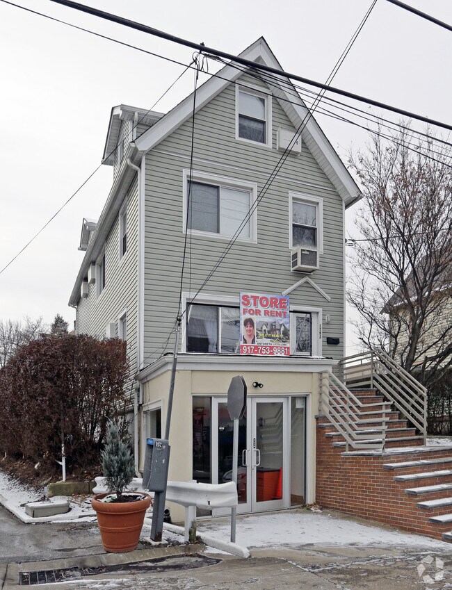 1792 Victory Blvd 1792 Victory Blvd Staten Island NY 10314