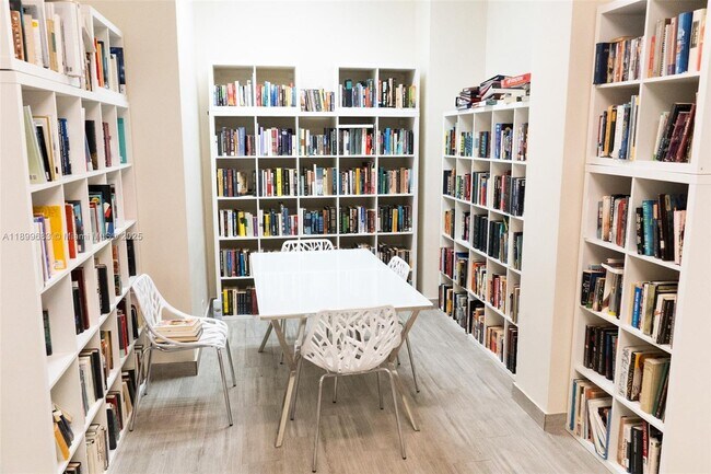 Building Photo - 3725 S Ocean Dr