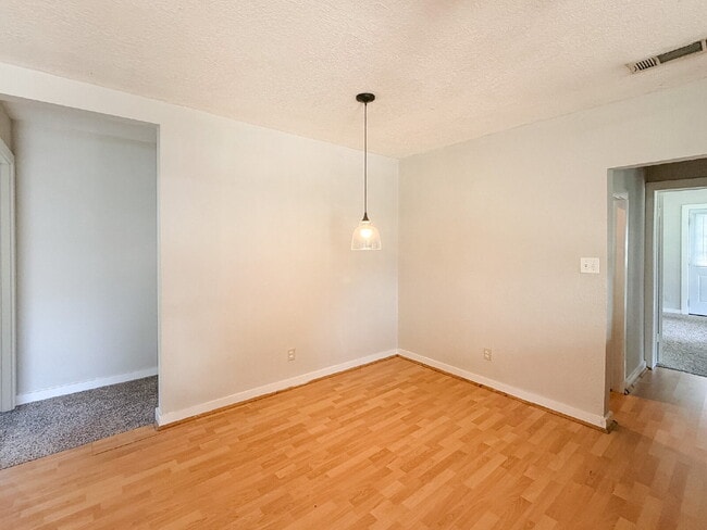 Building Photo - 3 Bed, 1.5 Bath House on Over a Quarter Acre