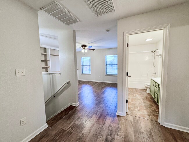 Building Photo - 36 Talladega Loop