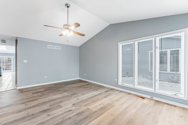 Building Photo - 7203 S 86th Ave