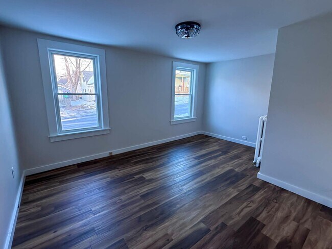 Building Photo - 39 Allen St