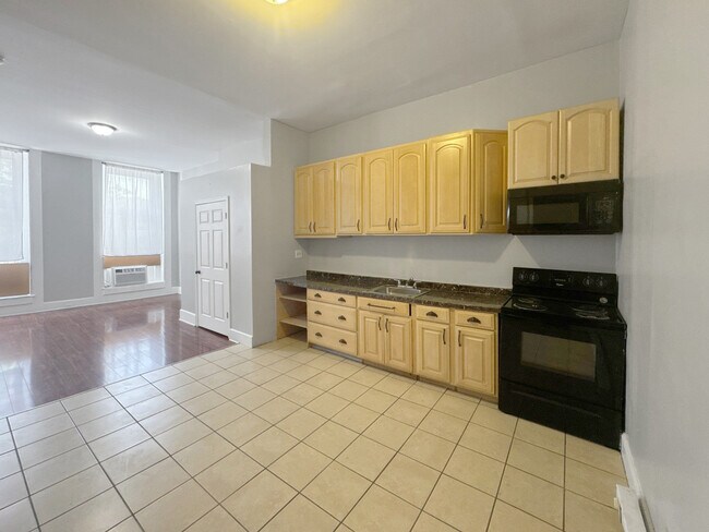 Building Photo - 1812 McCulloh St