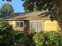 Building Photo - 16715 SE Evergreen Ln