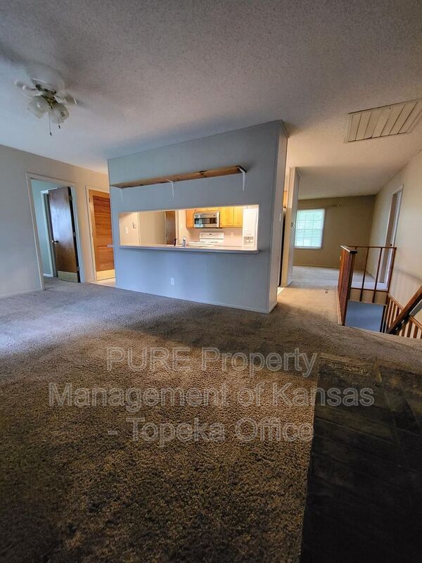 Building Photo - 3323 SW Arrowhead Rd