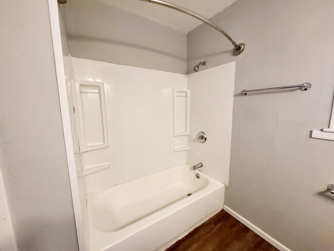 Building Photo - 3208 42nd St