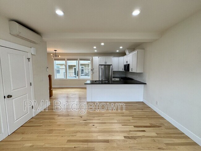 Building Photo - 8804 N Edison St