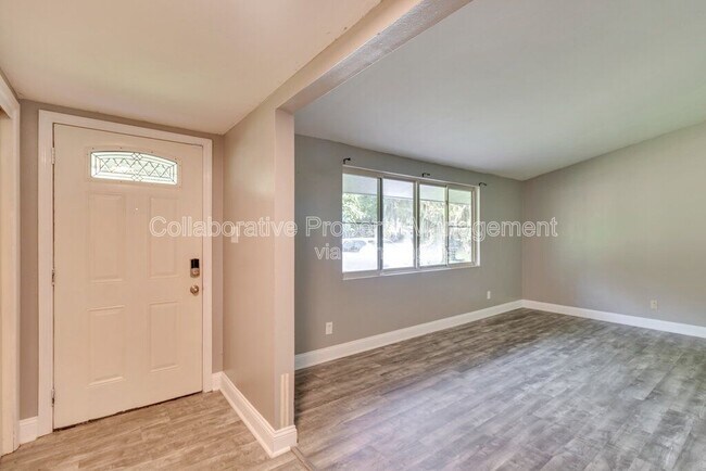 Building Photo - 12444 Largo Dr