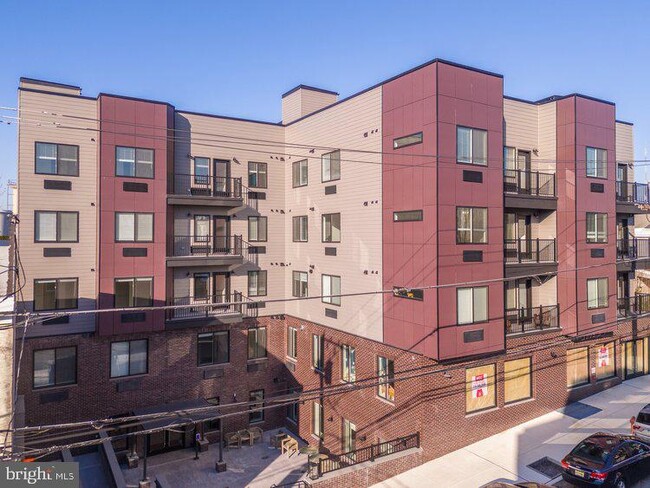 Building Photo - 4550 Mitchell St