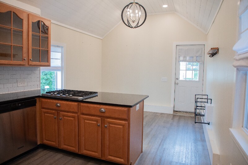 Building Photo - 281 Salmon Brook St