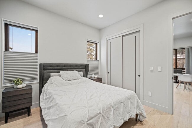 Building Photo - Modern living near Old Mill! Beautiful unf...