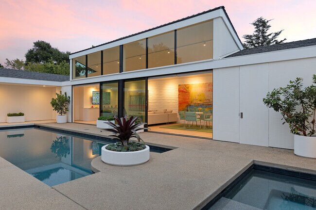 Building Photo - 1988 Inverness Ln