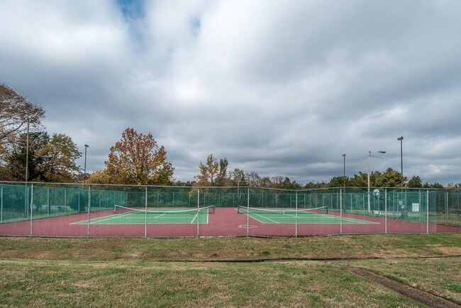 Building Photo - Coming soon! Nice remodel of townhouse Condo in Harbour Town. Gated complex!