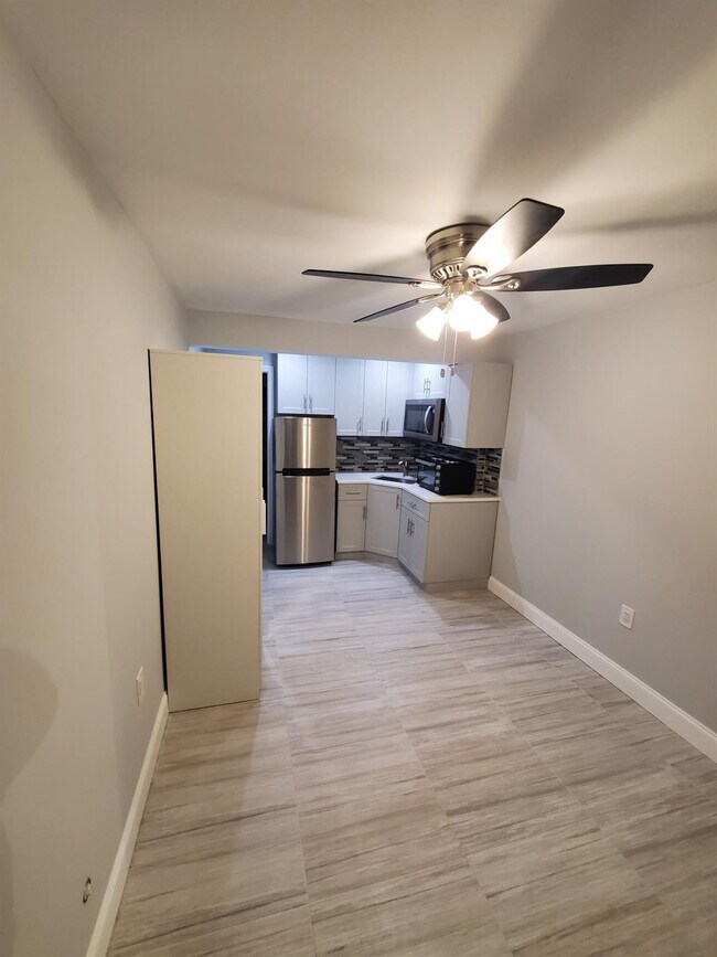 Building Photo - 224 NE 19th Ave