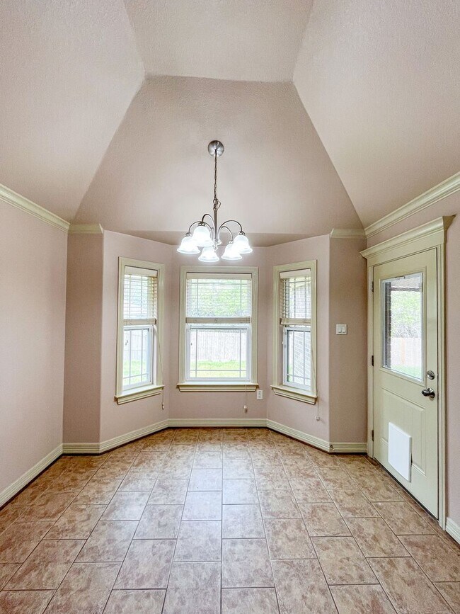 Building Photo - Available NOW This charming 1 story, 3 bedroom, 2 bath house could be your next home! Beautiful c...