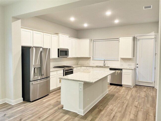 Building Photo - 240 Revere Dr