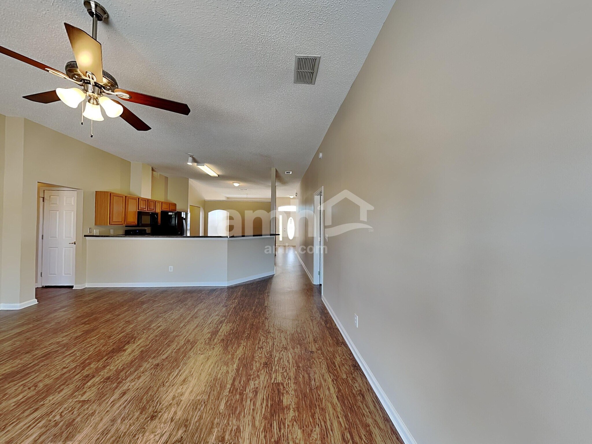 Building Photo - 468 Hillside Dr