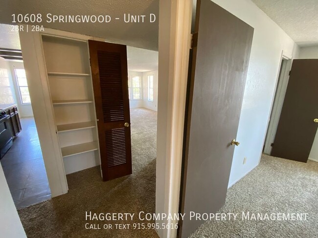 Building Photo - East El Paso 2 bed Refrig A/C Townhome!