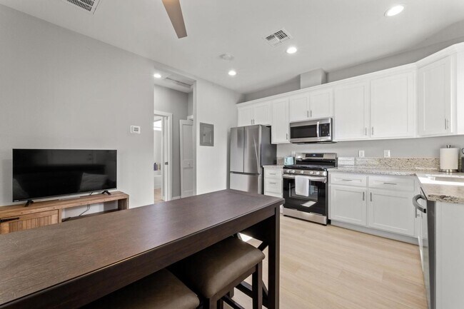 Building Photo - 498joh