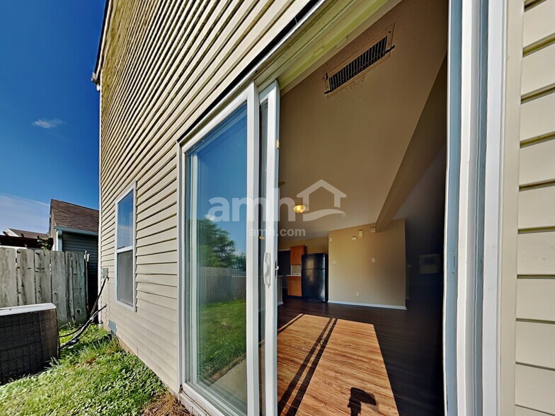 Building Photo - 1701 Blue Grass Pky