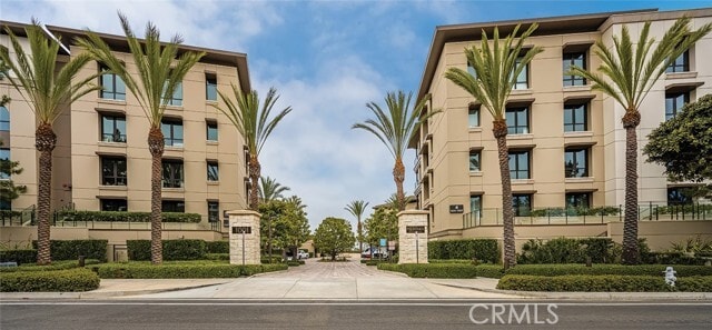 Building Photo - 1447 Santa Barbara Dr