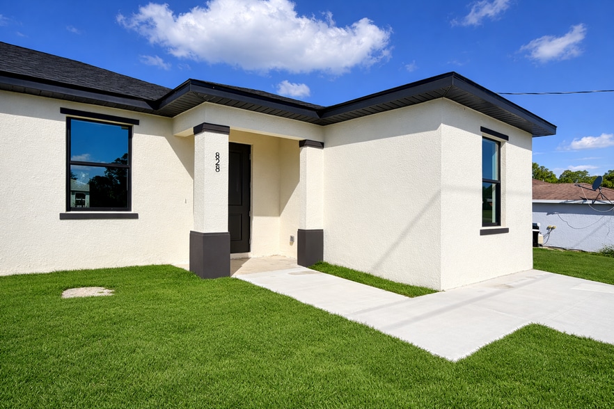 Building Photo - 828 Holmes Ave