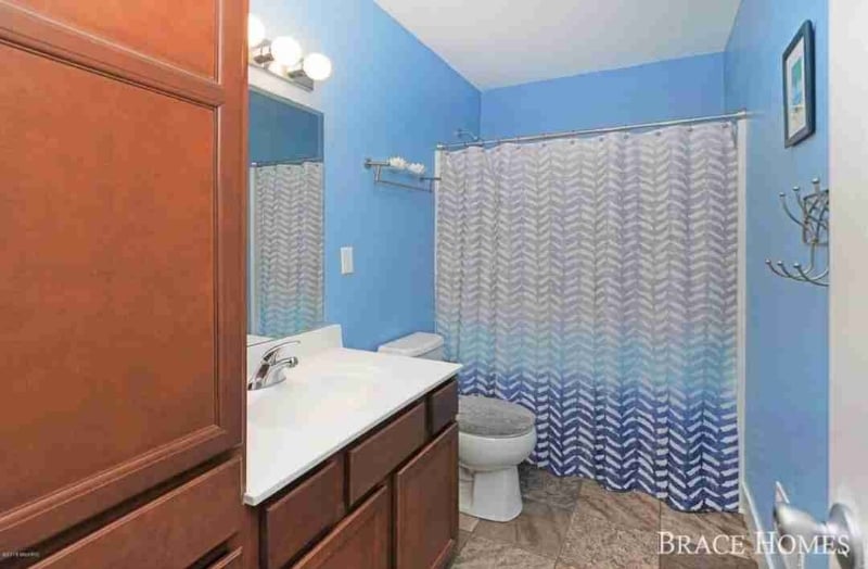 Building Photo - 717 Wild Flower Dr