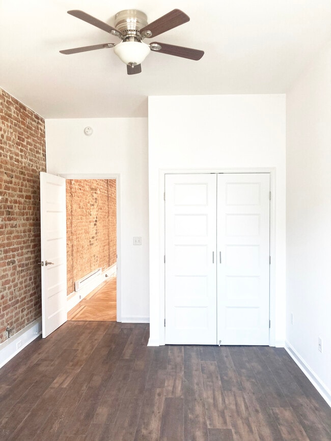 Building Photo - 2119 Regent Pl