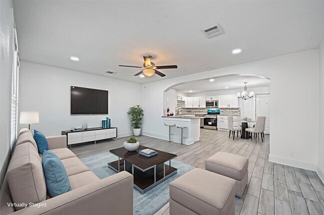 Building Photo - 4611 Idaho St