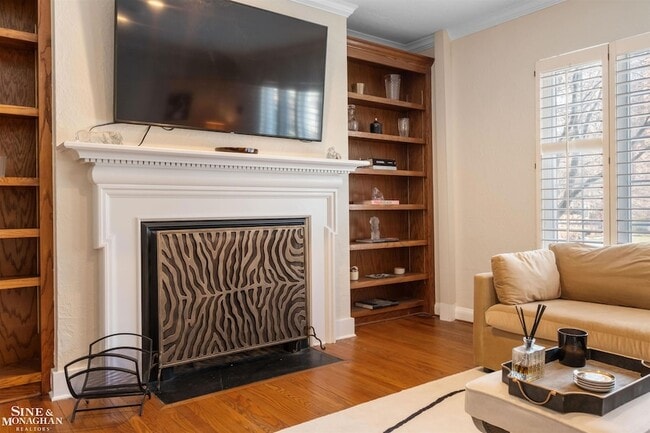 Building Photo - 476 St Clair Ave