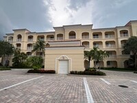 Building Photo - 13 Harbour Isle Dr E