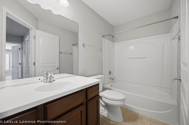 Building Photo - 337 Devoe Dr