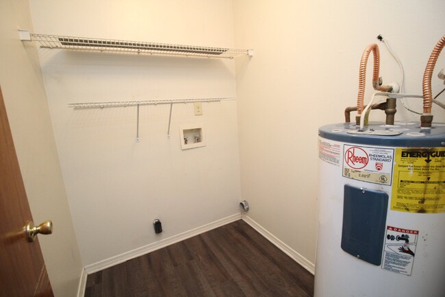 Building Photo - 3/2 brick with fenced backyard in SW Pensa...