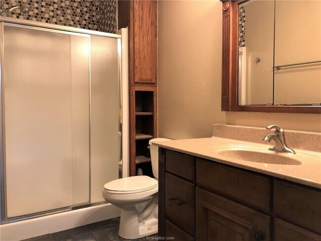 Building Photo - 1527 Wolf Run