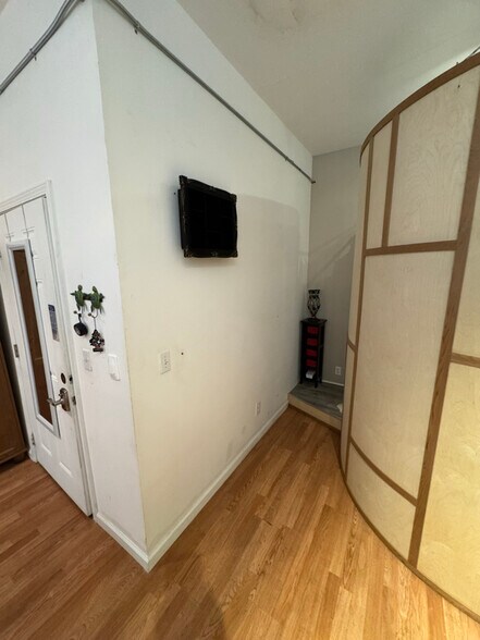 Building Photo - 688 Nebraska St