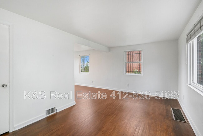 Building Photo - 5034 Ampere St