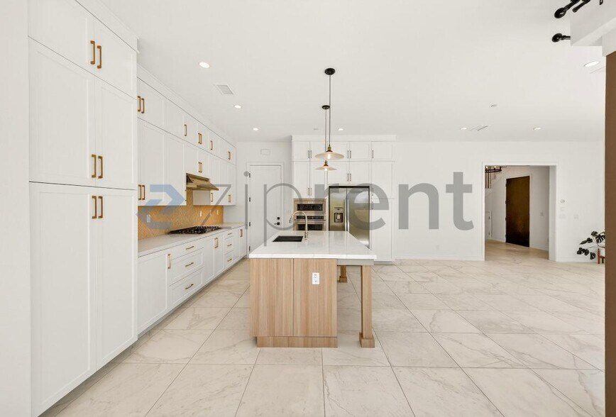 Building Photo - 123 Spotted Quail