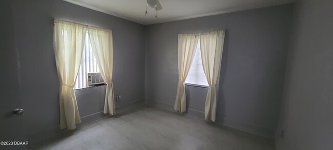 Building Photo - 500 S Beach St