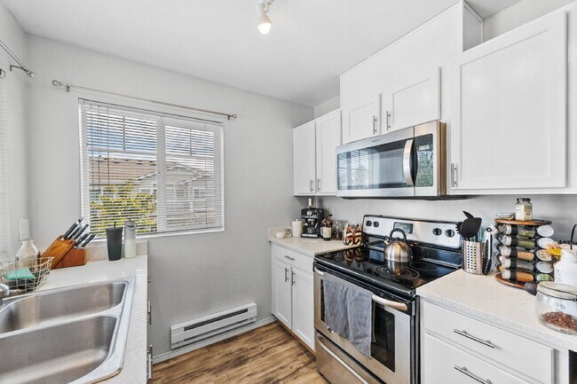 Building Photo - Cozy, modern, and will be READY TO MOVE-IN 8/1/2026.  Don't miss out on this beauty in Carrara of...