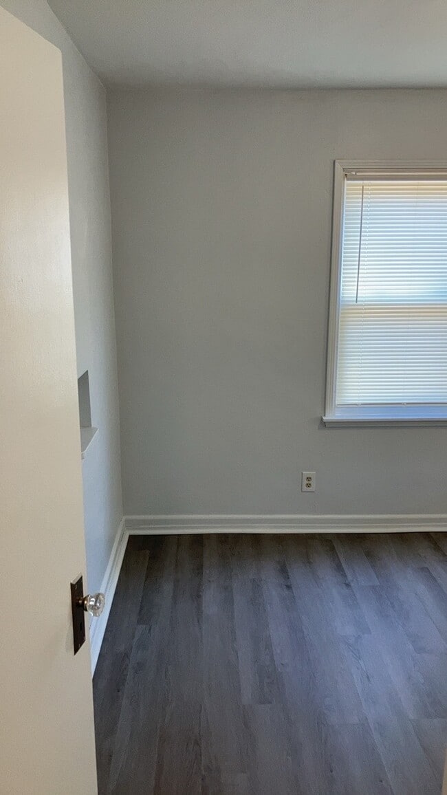 Building Photo - 4108 Woodcliffe Ave