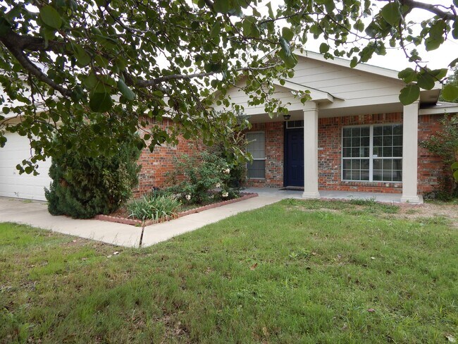 Building Photo - 2041 Rain Dance Loop