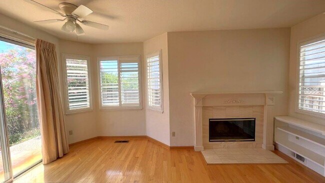 Building Photo - Martinez Beautiful 4 bedroom 3 bath home! ...