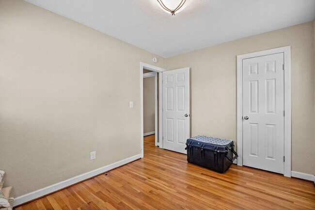 Building Photo - Quiet 3-Bedroom Home with Spacious Garage – Convenient Chesapeake Location