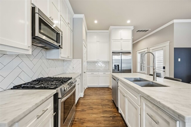 Building Photo - 1006 Enid St