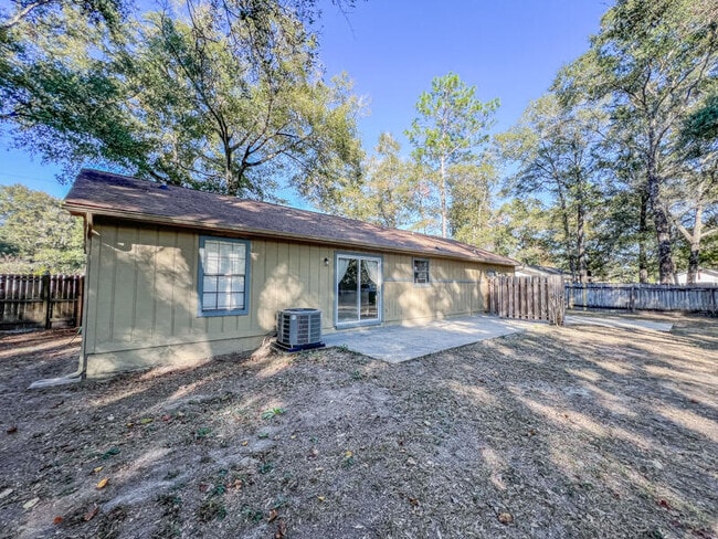 Building Photo - 303 Springwood Cir