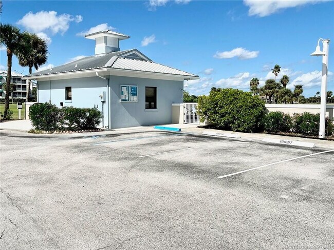 Building Photo - 40 NE Plantation Rd