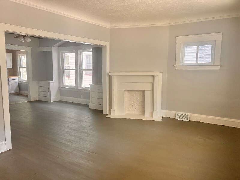 Building Photo - 3475 E 118th St