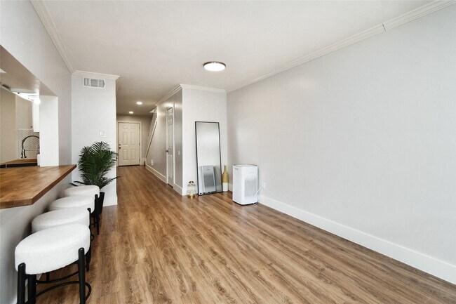 Building Photo - 6426 Kentwick Dr