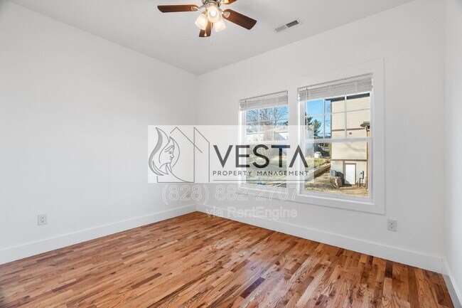 Building Photo - 510 Deaverview Rd