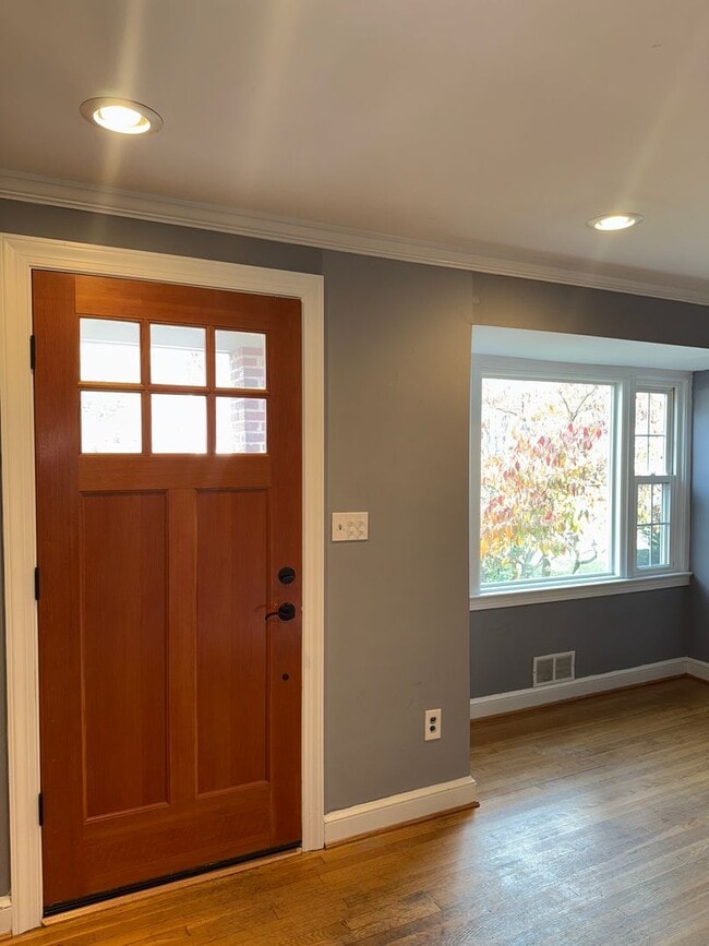 Building Photo - Charming 3-Bedroom Home in Silver Spring
